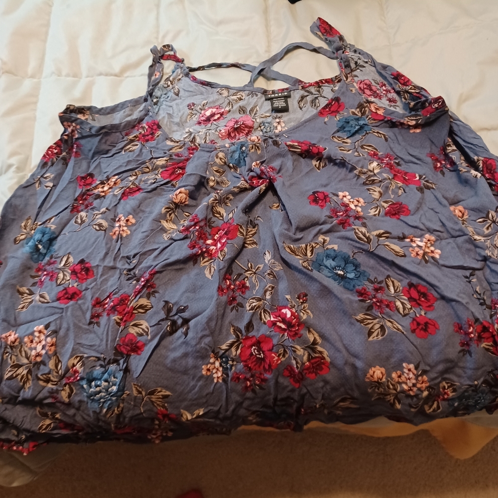 Torrid tank size 4